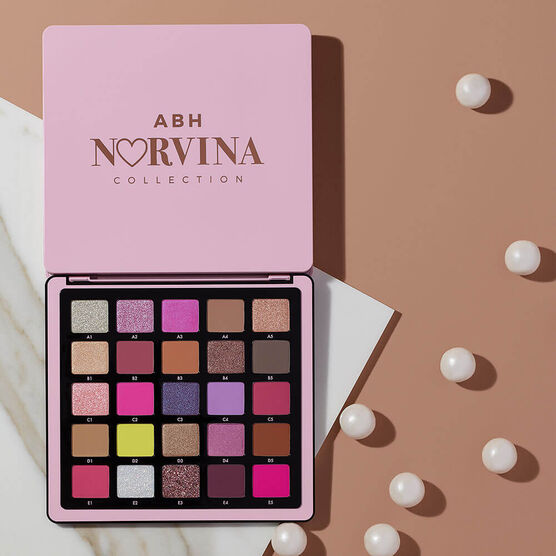 NORVINA&reg; PRO PIGMENT PALETTE VOL. 4 (PALETA DE SOMBRAS)
